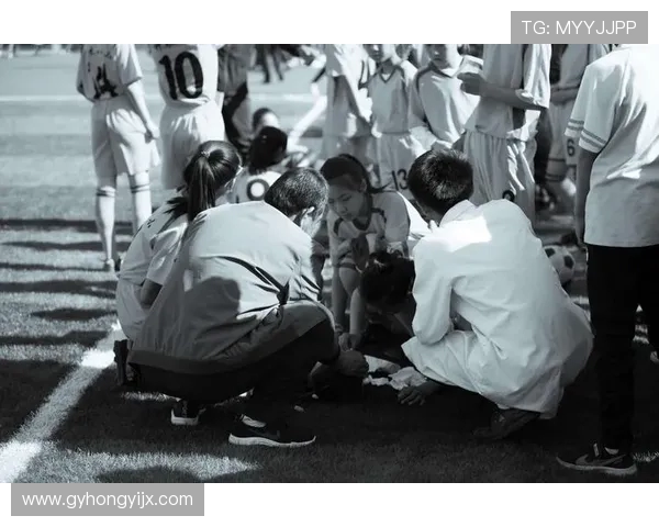 深圳足球队的拼搏之路：从默默无闻到大满贯荣耀的奋斗故事