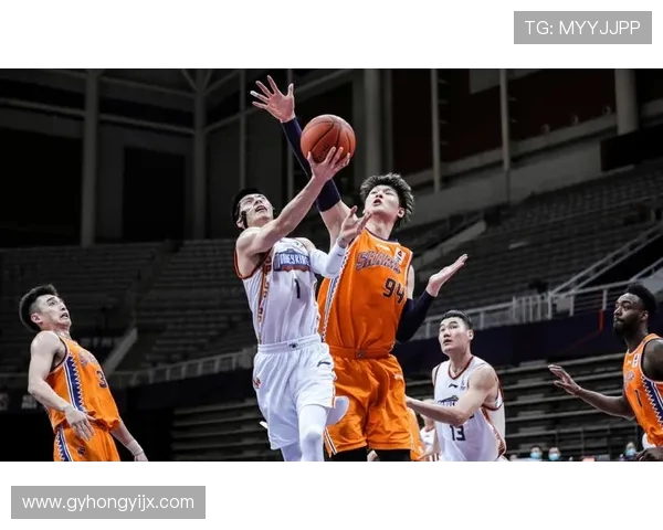 上海羽毛球队在洲际杯积分榜上以82分稳居第一名展现强劲实力